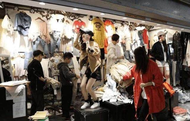 陈荣华服饰